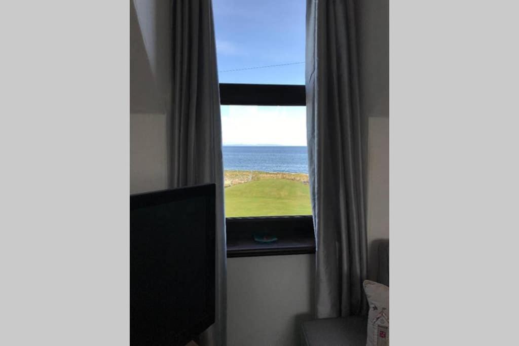 Skerry View - Overlooking The Moray Firth - Close To Beaches, Harbour, Shops And Restaurants Lägenhet Lossiemouth Exteriör bild