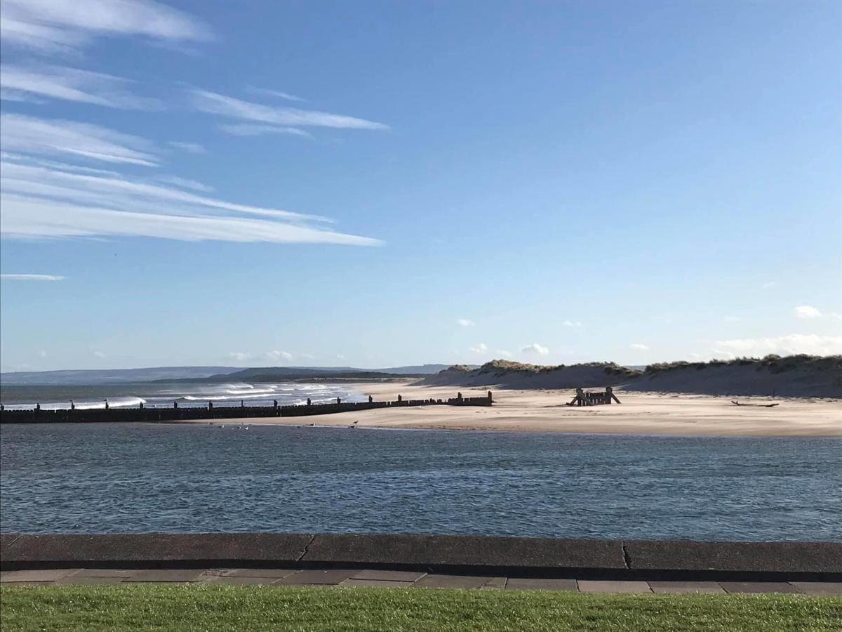 Skerry View - Overlooking The Moray Firth - Close To Beaches, Harbour, Shops And Restaurants Lägenhet Lossiemouth Exteriör bild